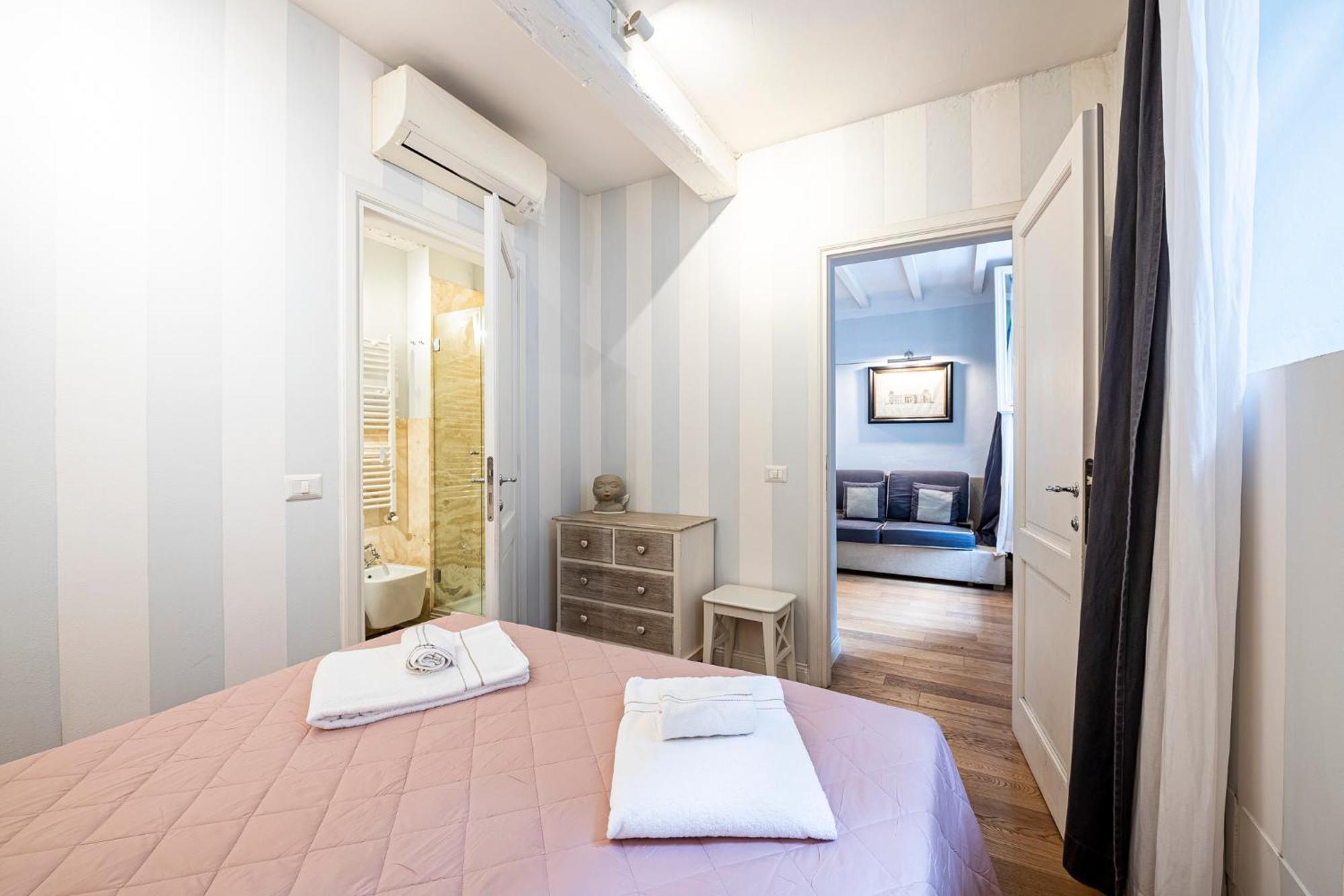 Suite In Pz. Michelangelo: Due Camere Con Due Bagni Firenze Bagian luar foto